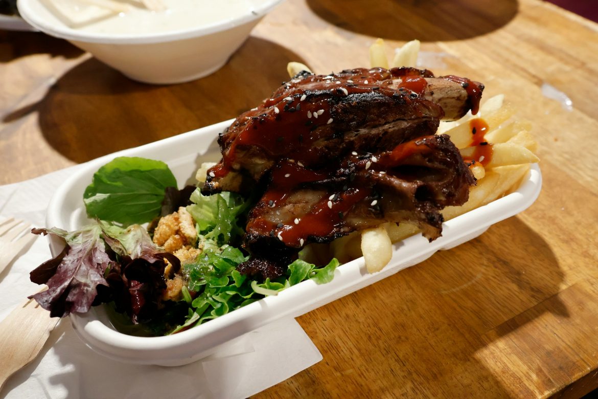 Dos enfoques gastronómicos para la carne en salsa: del clasicismo francés a la cocina exprés